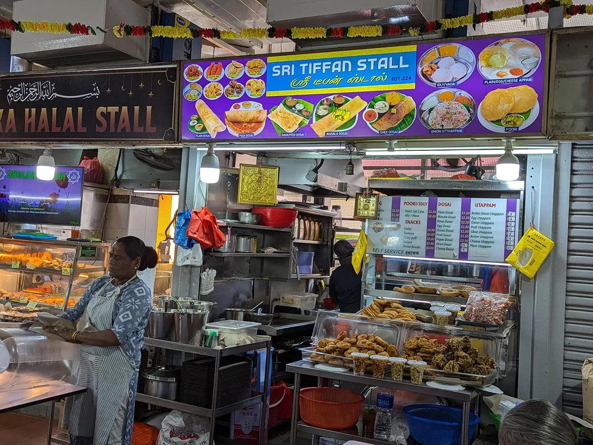 S$3 listicle sri tiffan - stall front