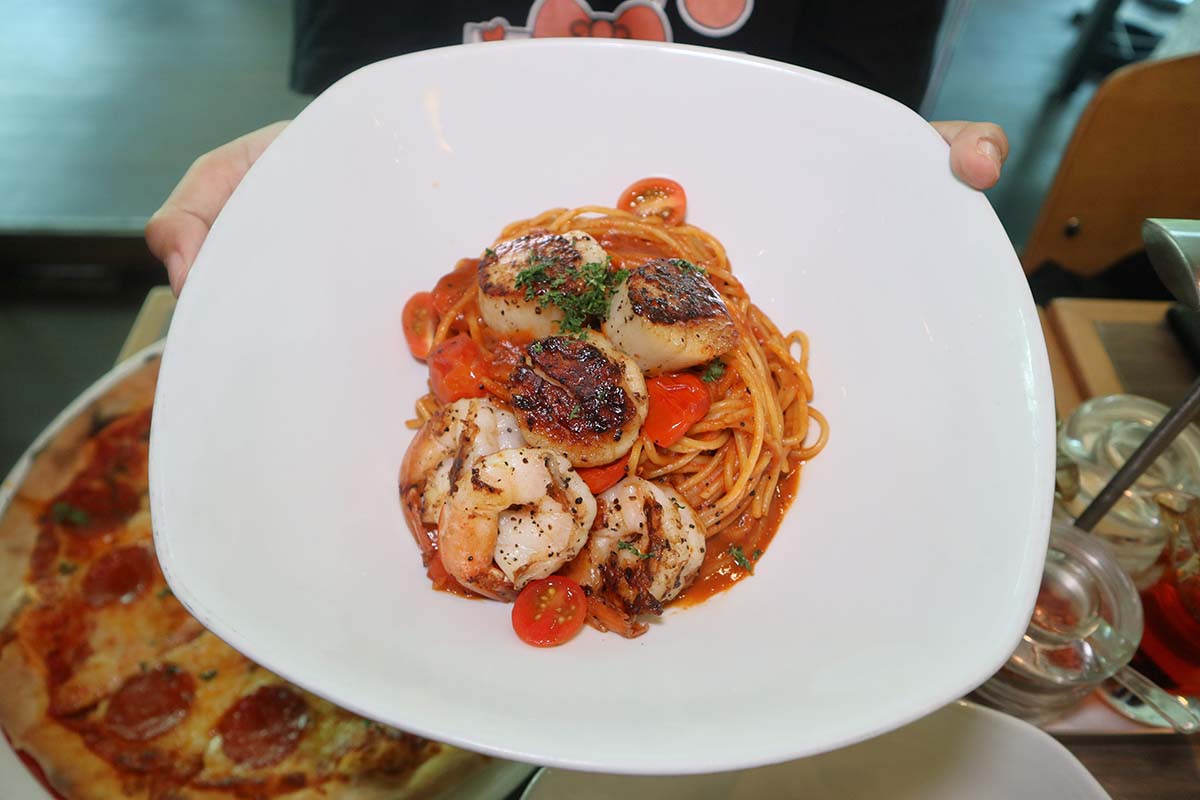 pizzadelivery7 pizza guide - seafood pasta