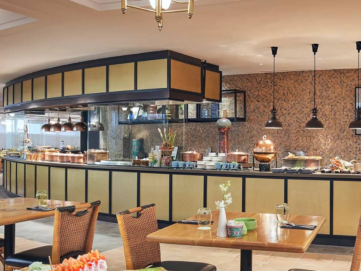 best hotel buffets - asian market cafe interior