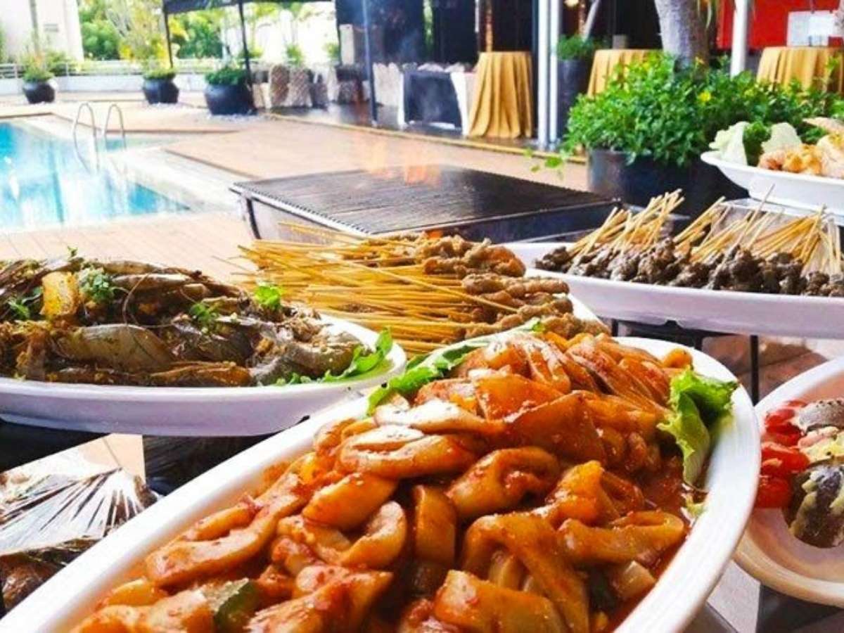 best hotel buffets - landmark restaurant buffet spread