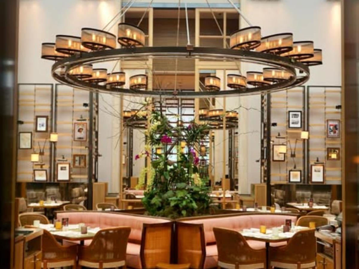 best hotel buffets - colony restaurant interior