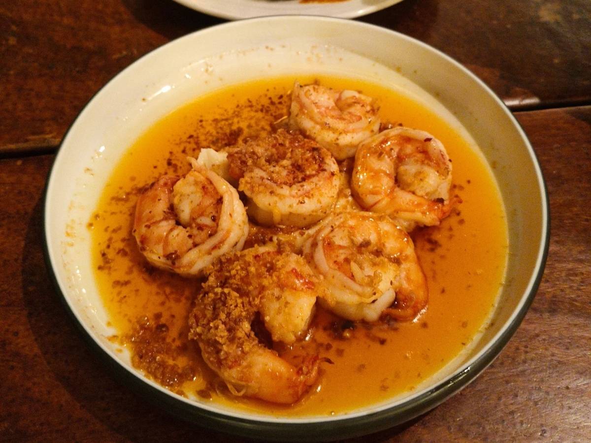 best spanish restaurants - tinto spanish restaurant gambas al ajillo