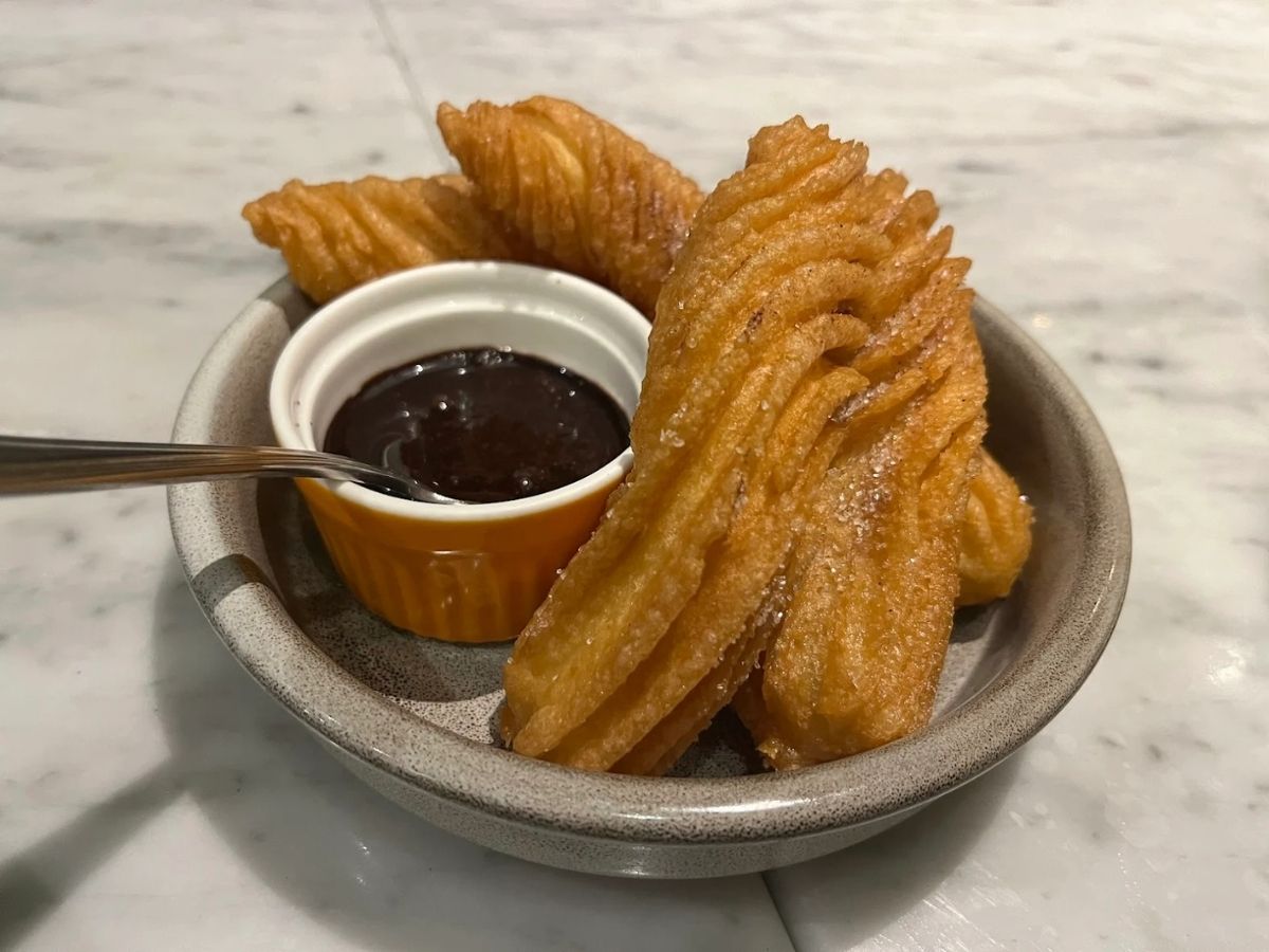 best spanish restaurants - la taperia churros con chocolate