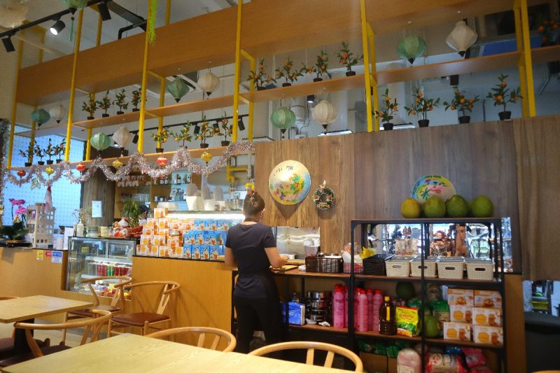 VS Cafe - restaurant interior