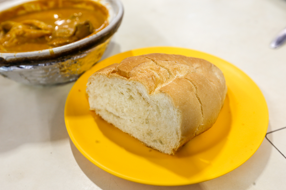 Hock Shun Homemade Claypot Curry 09 - bread