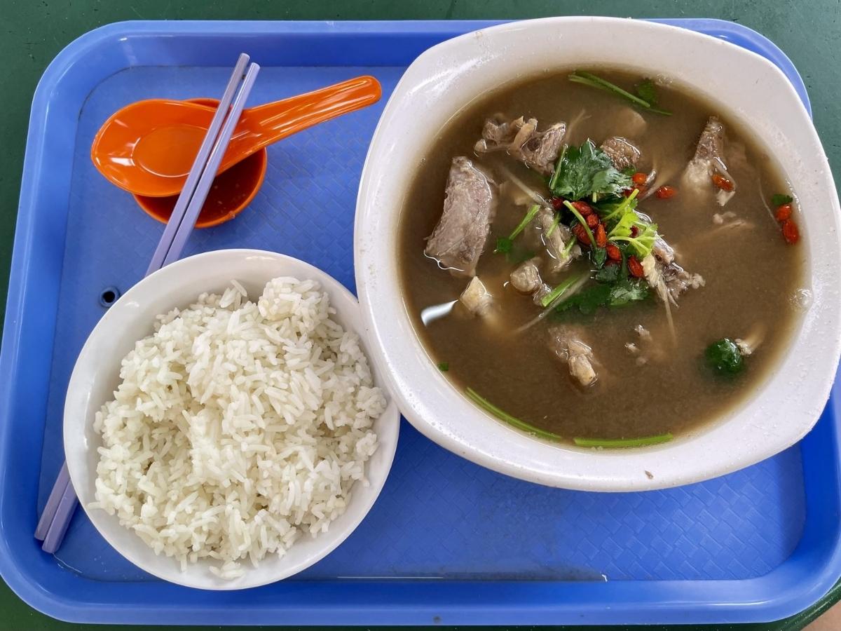 hong wen mutton soup - overview of dish 2