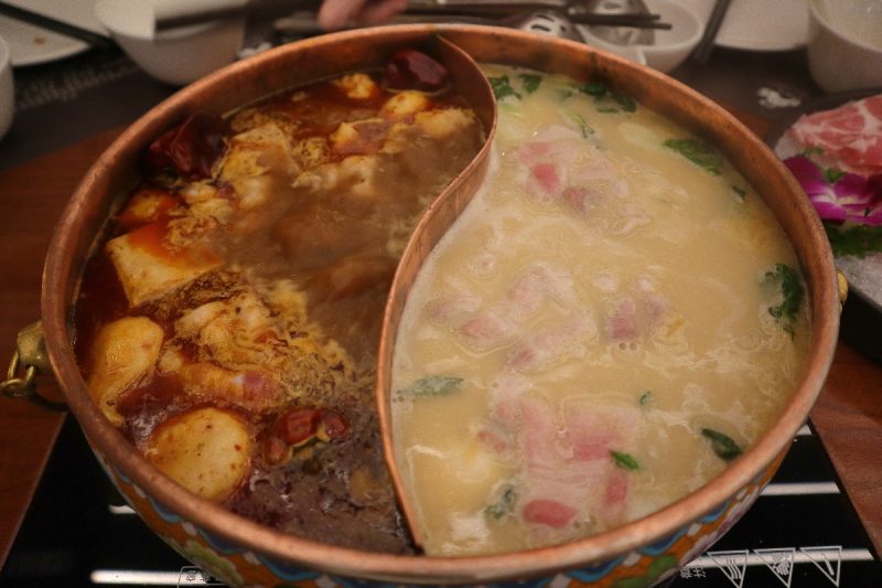 blackknight1 Millenia Walk black knight - hotpot soup