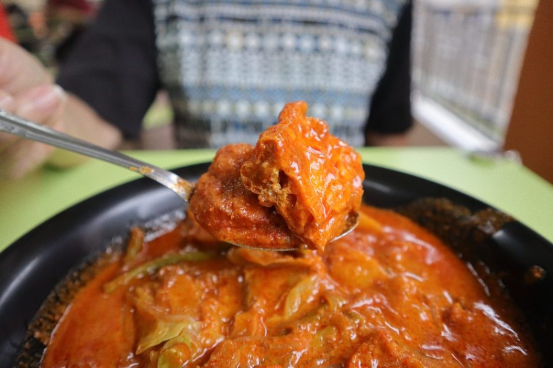 mama's curry - tau pok