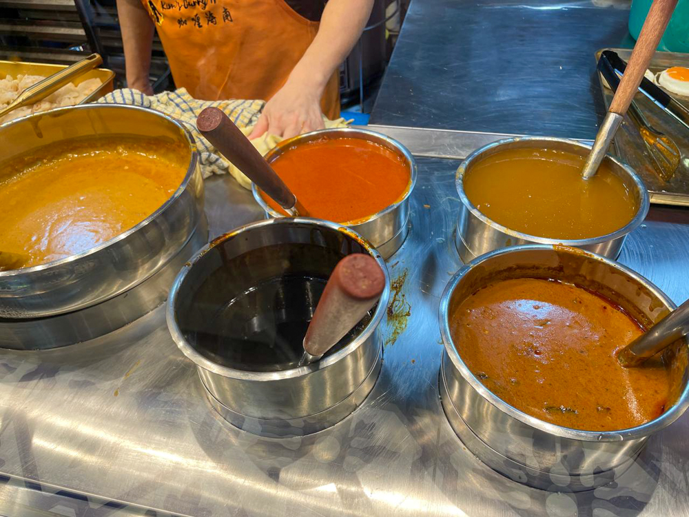 Kims Curry Hainan 21 - curry sauces