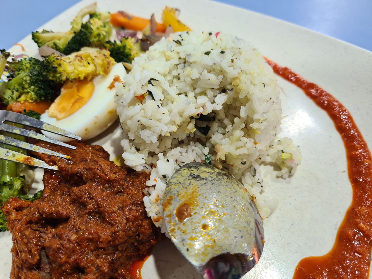 The Little Red Hen - Nasi Ulam with Beef Rendang set