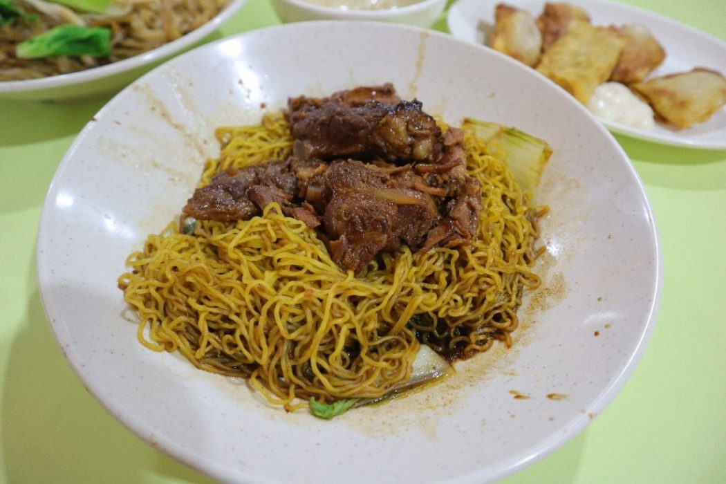 hk wanton mee - pork ribs noodles