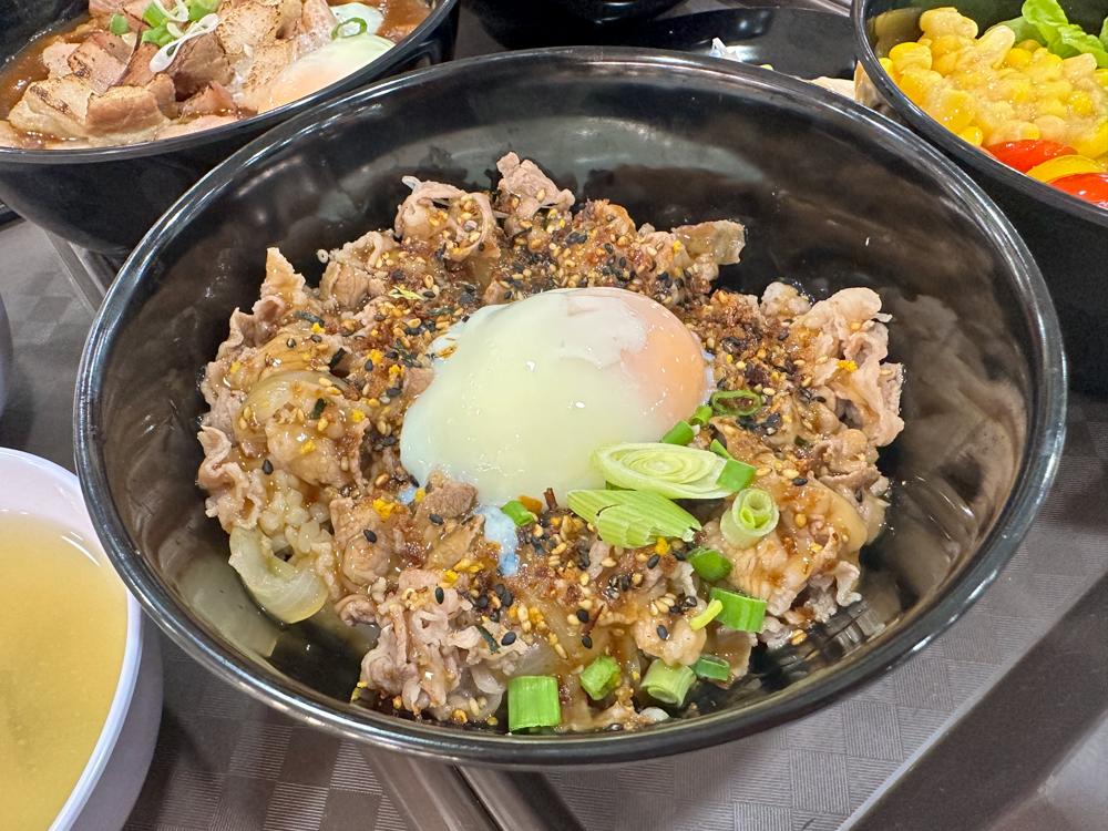 fukudon - beef sukiyaki don