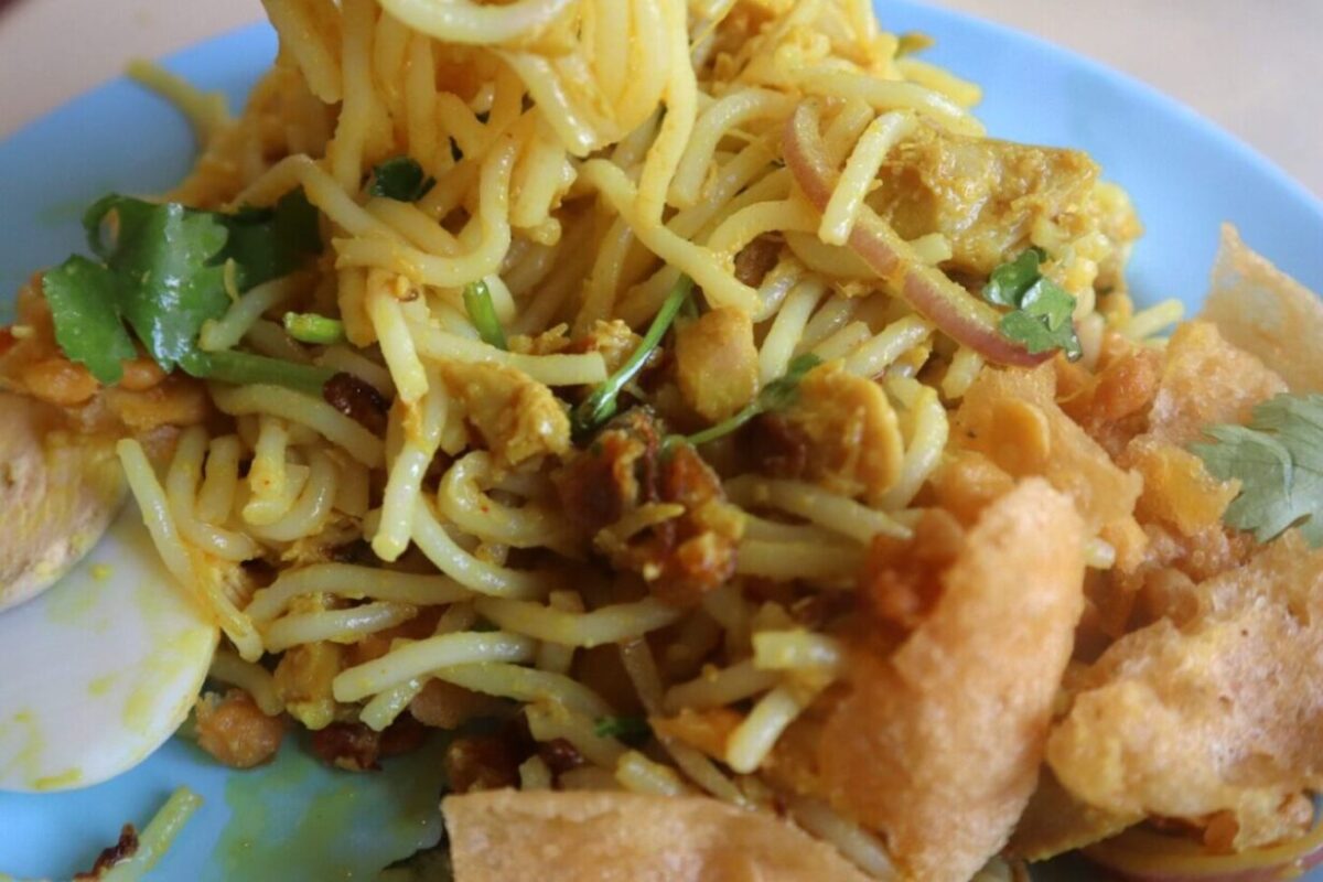 shwe kant kaw - noodle condiments