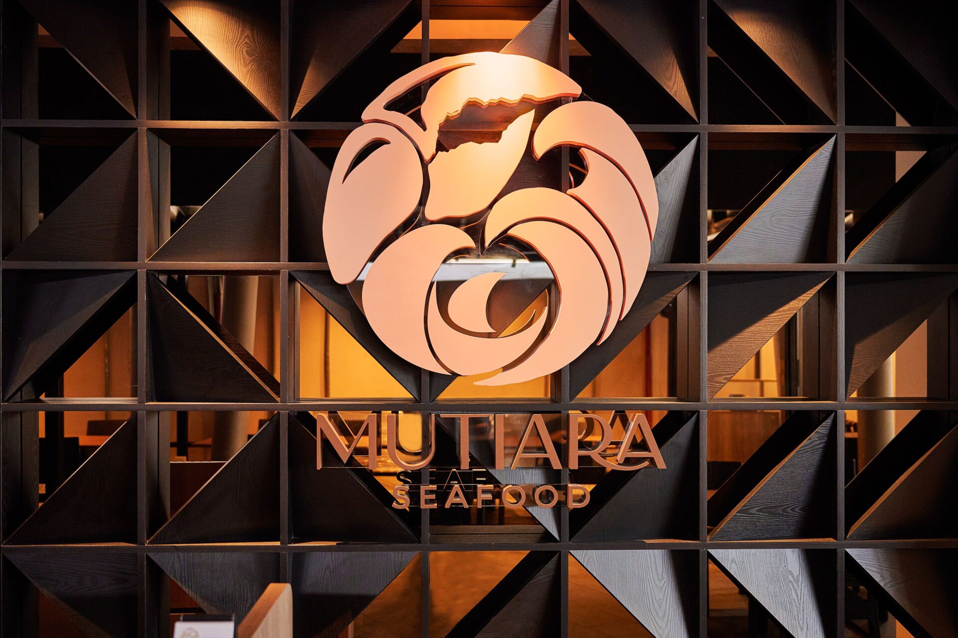 Mutiara Seafood — Logo