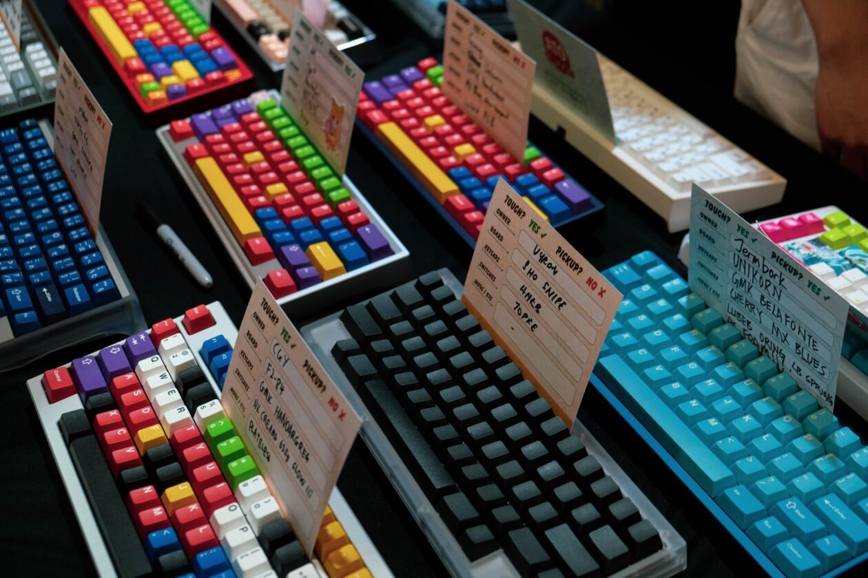 Devor Keyboard Play Nintendo & devour nasi lemak at Malaysia's biggest gaming cafe in TTDI