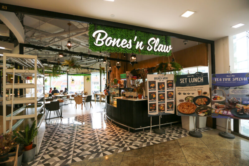 clarke quay central listicle - bones n slaw