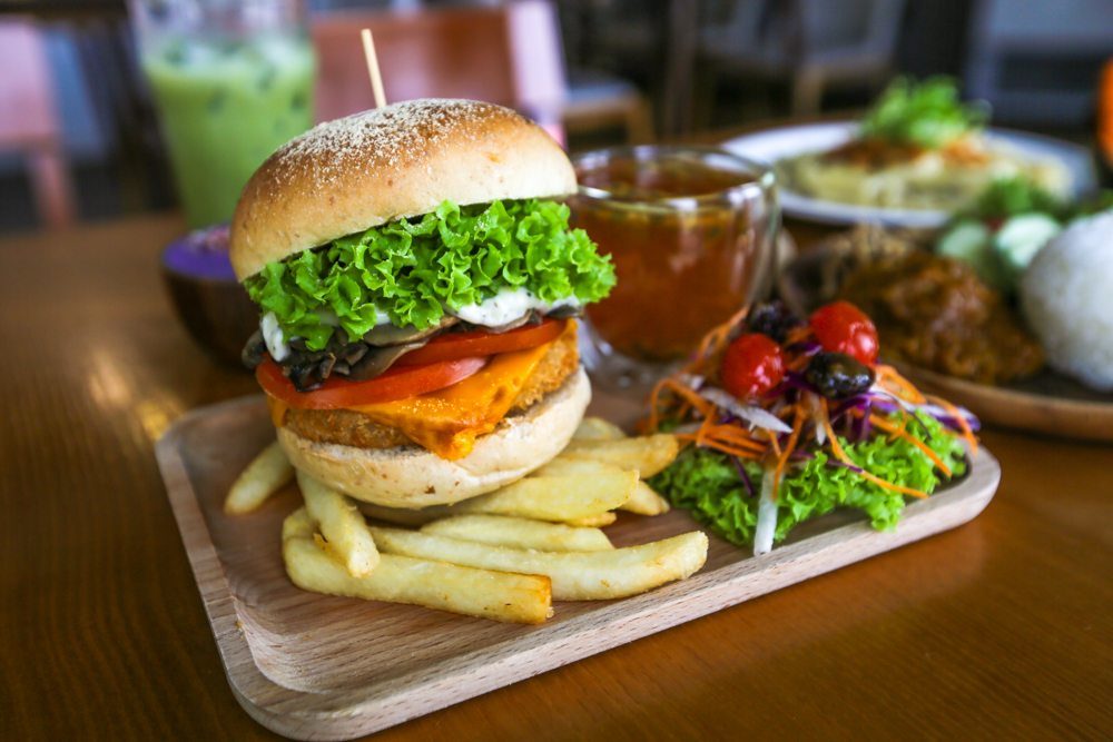 clarke quay central - nomvnom bistro