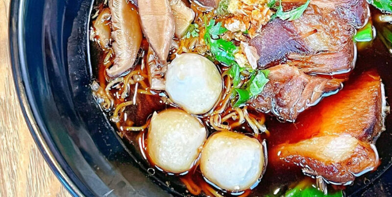 nakara thai cuisine - pork leg noodle