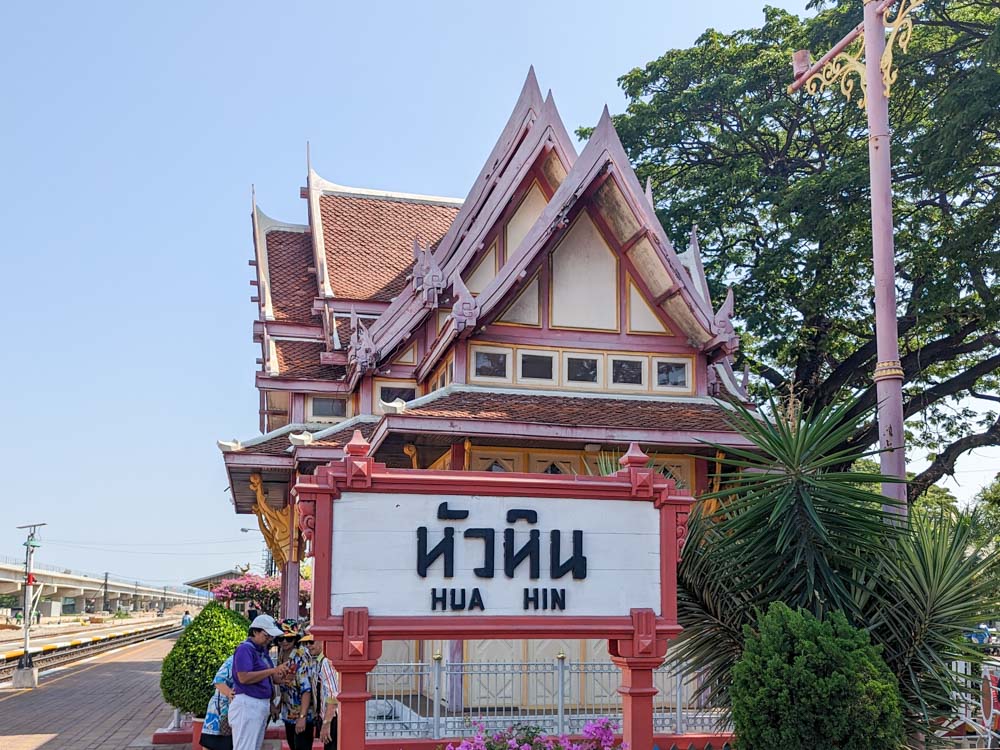 visit phetchaburi hua hin train station