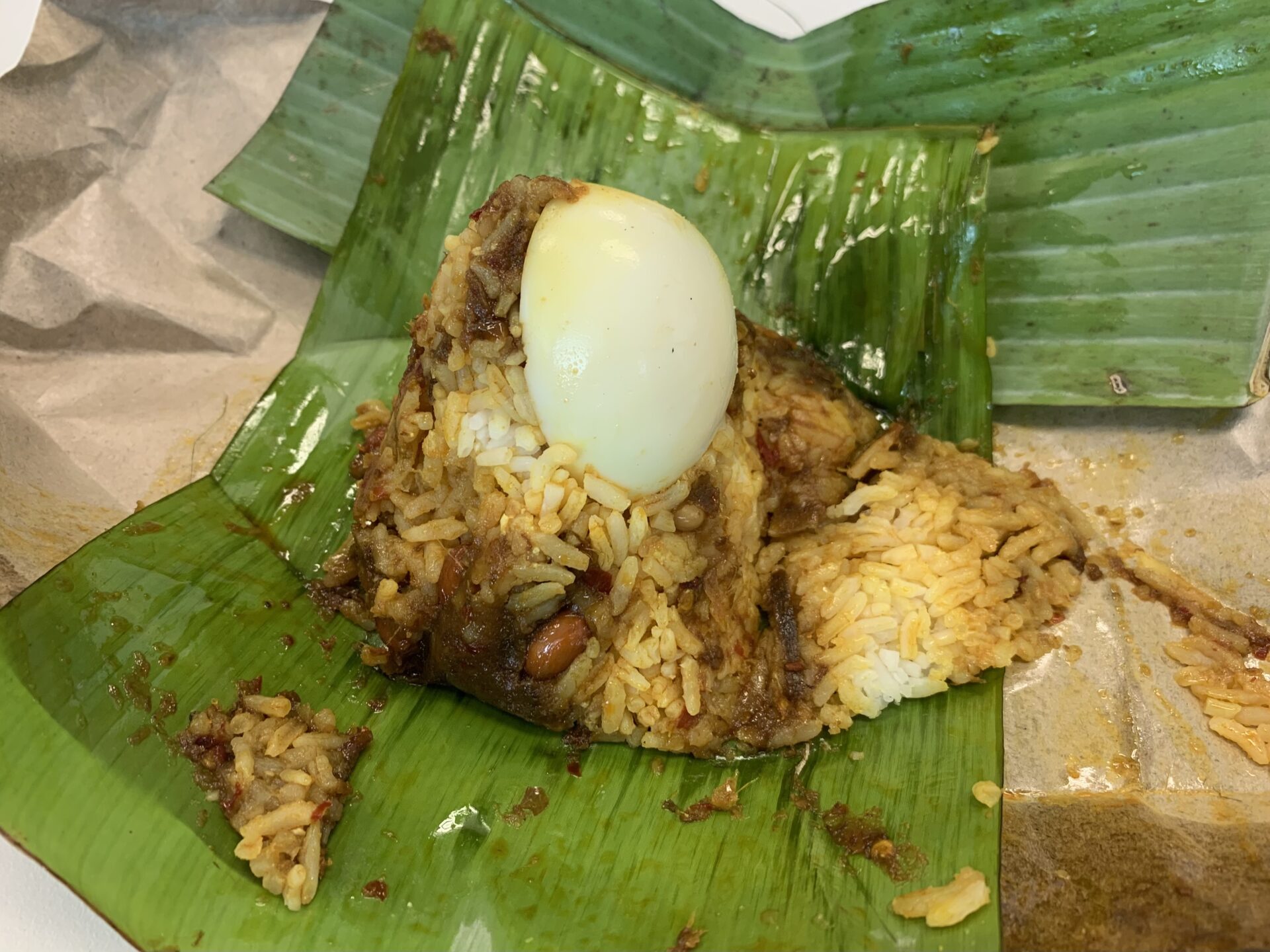 Bungkus Kaw Kaw - Half boiled egg on nasi lemak