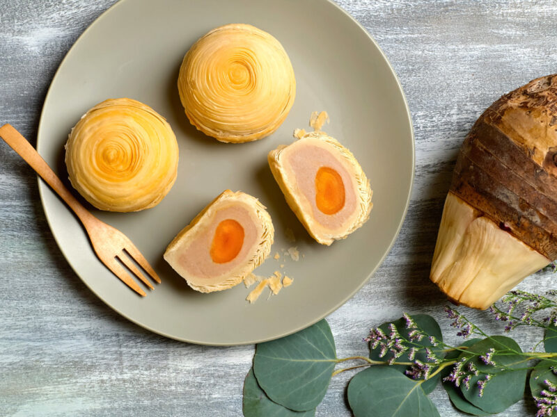 Mooncakes 2023 - Holiday Inn Singapore Atrium Teochew Yam Paste with Single Egg Yolk