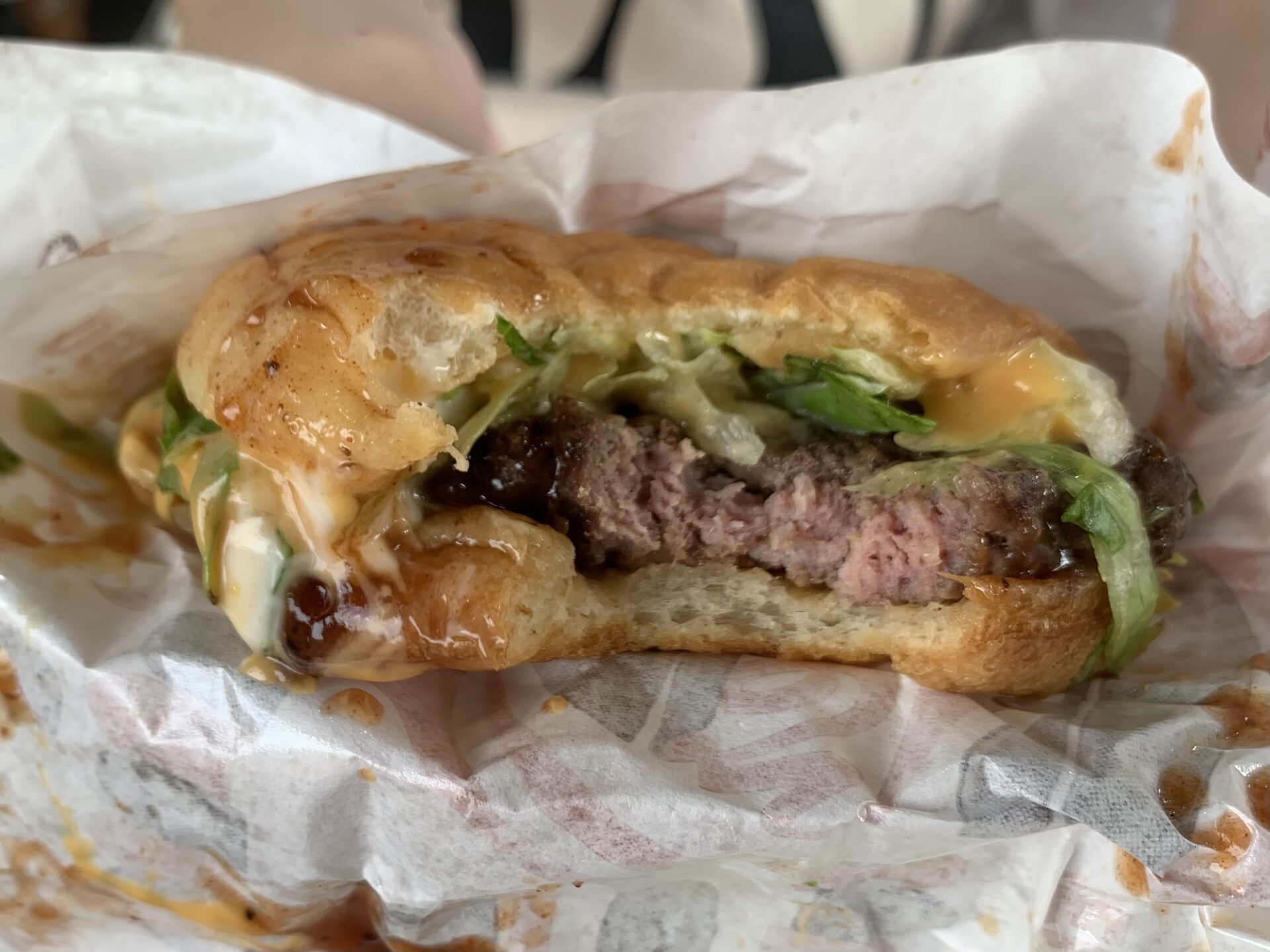 Dhon Burger - Inside the BigMok burger