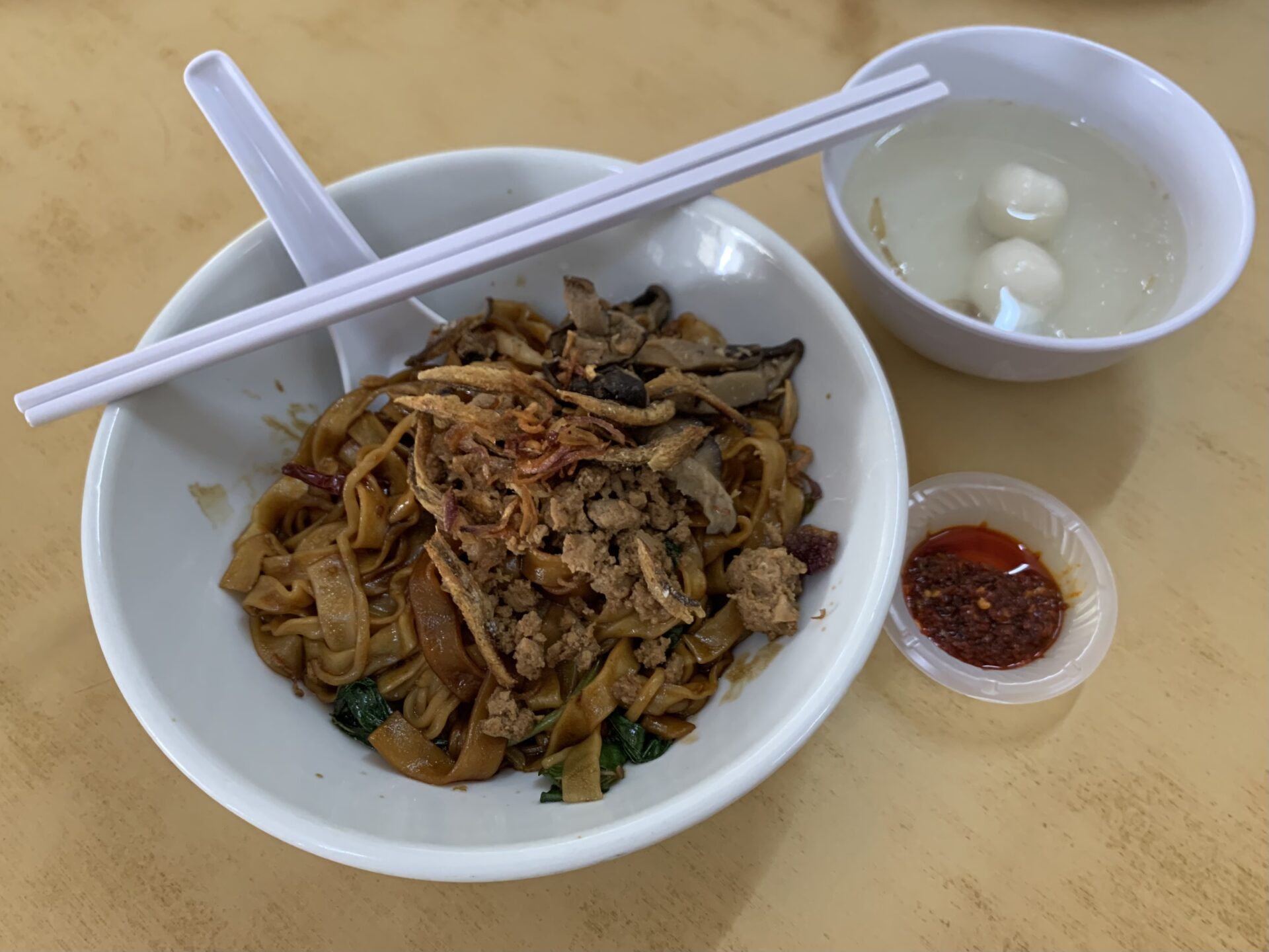 Subang Ria - Dry chilli pan mee with soup on the side