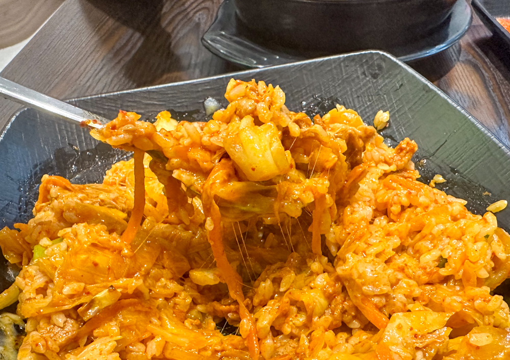 ssada gimbab - cheesy spicy stir fried pork rice