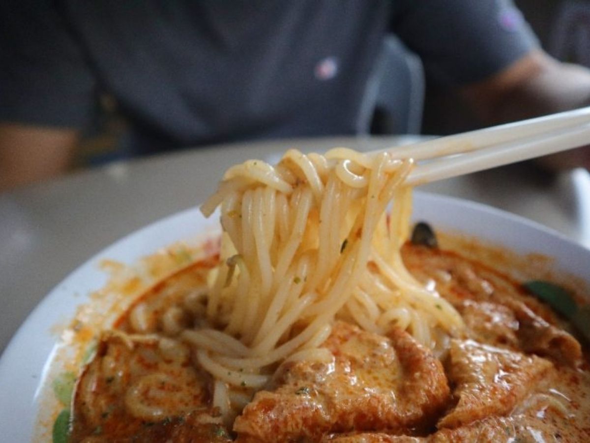 wang jia wang - laksa gravy closeup