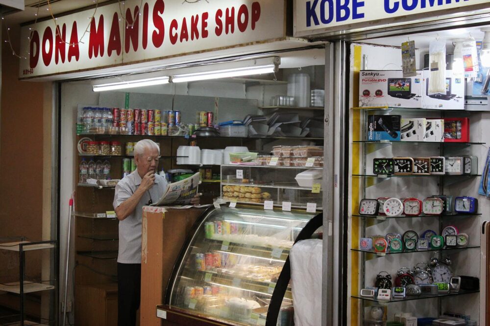 Dona Manis Cake Shop Mr Tan passing - Storefront