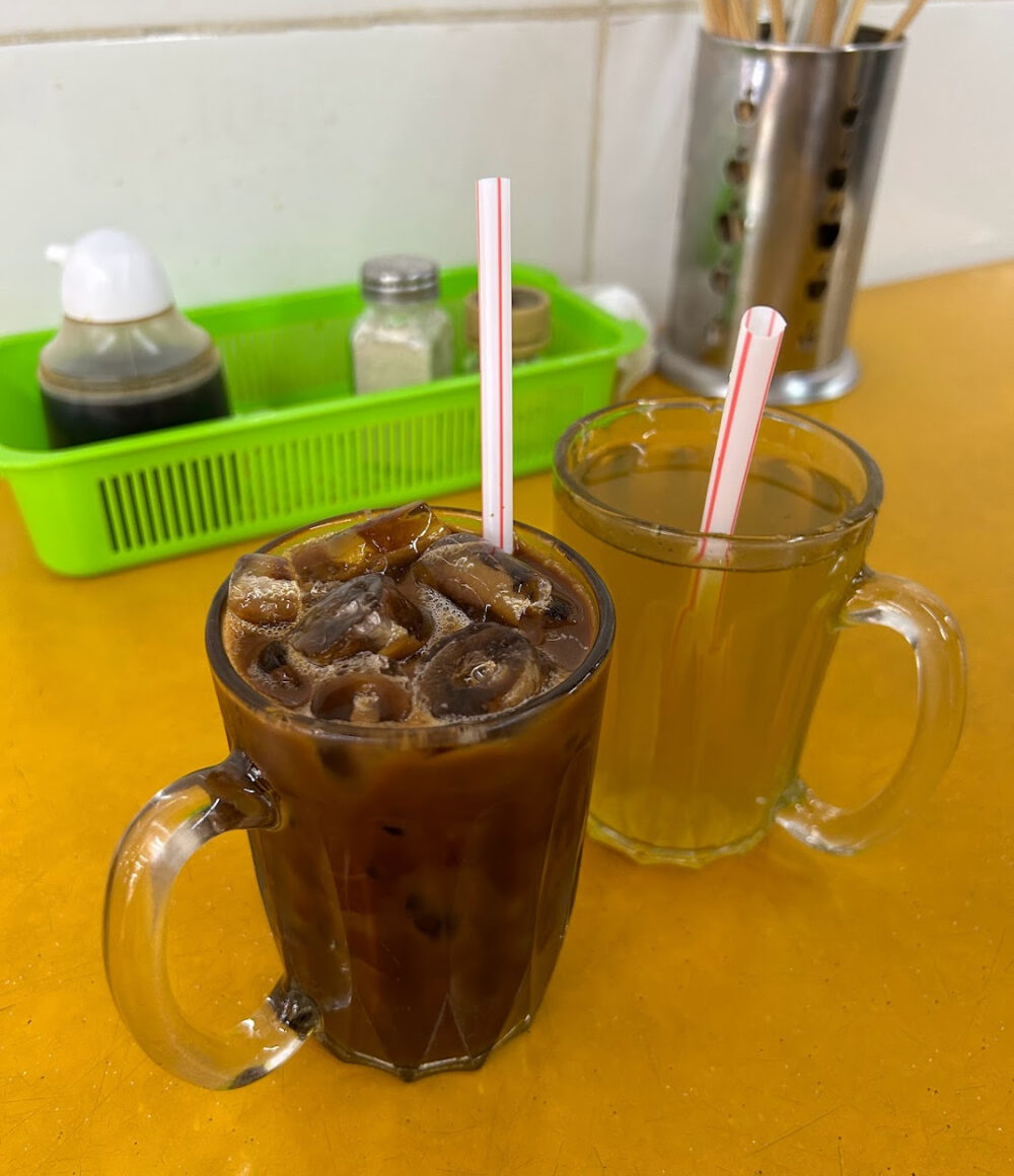 Chun Kei Tai Bu Minced Pork Noodle Restaurant - Drinks