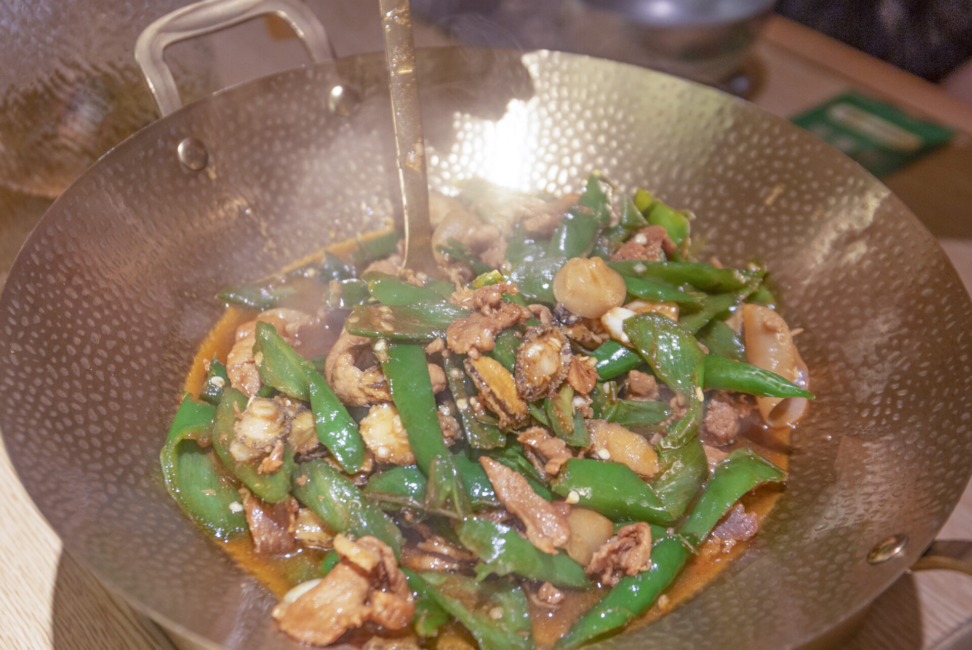 Stir Fried Pork with Abalone and Chilli Nong Geng Ji - Stir Fried Pork with Abalone and Chilli