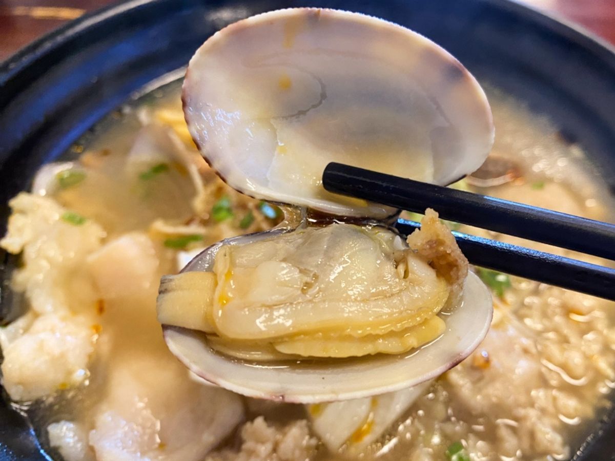 Cheeky bee hoon - soup noodles clam