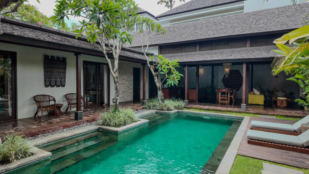 Bali Airbnbs - Entrance of Bumbak Park Villas