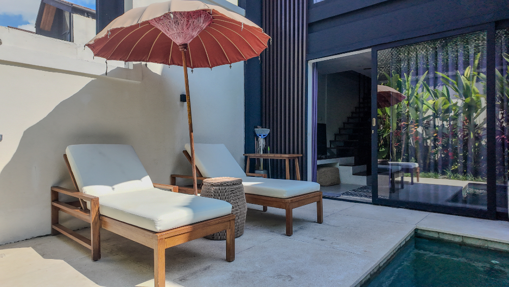 Bali Airbnbs -Daybeds at Villa Isola