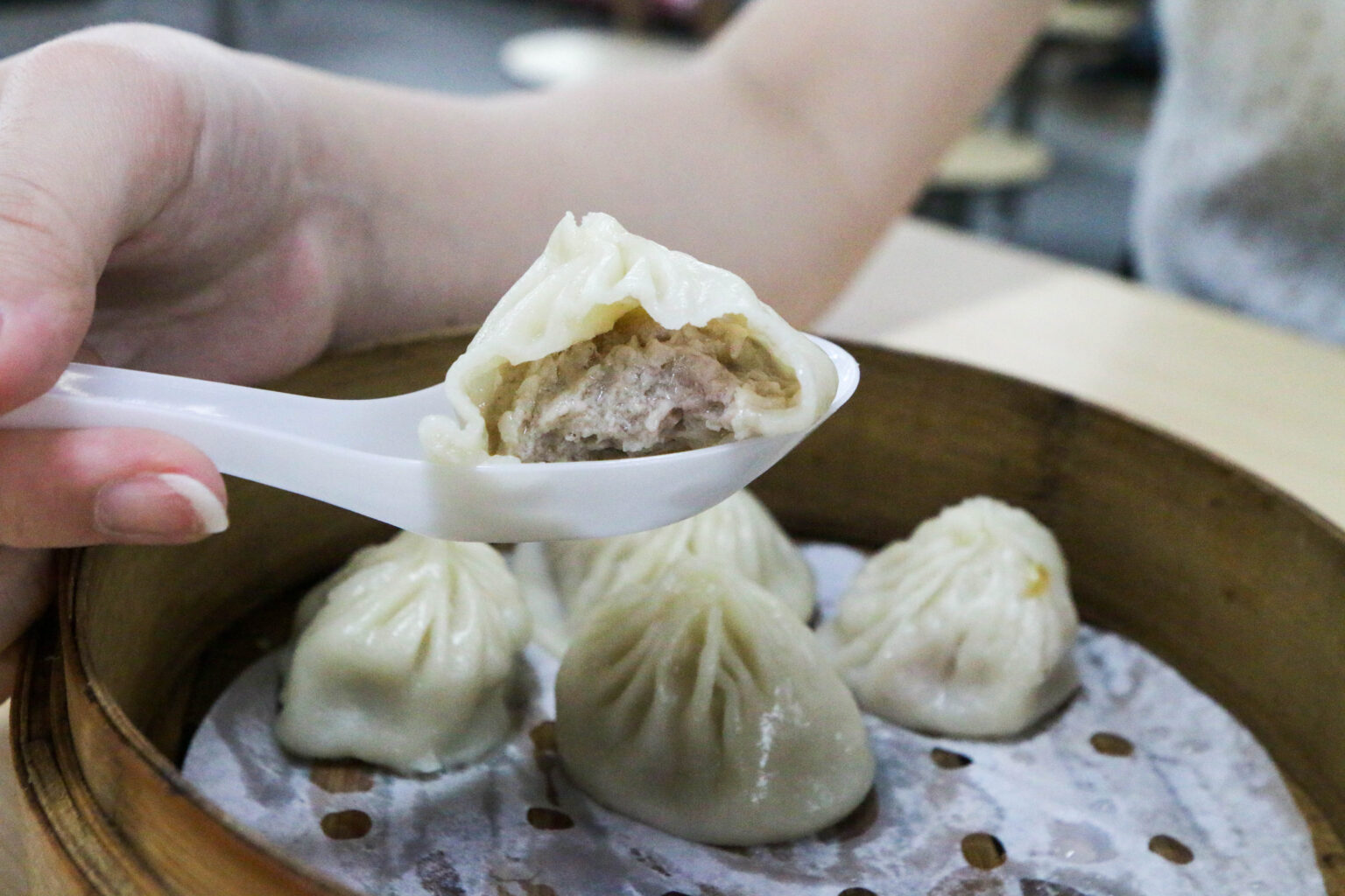 Hong Peng La Mian Xiao Long Bao: $5 Michelin-recommended handmade ...