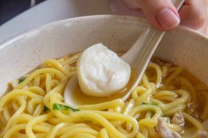 Da Muzhi Minced Meat Noodle - Fishball zoom