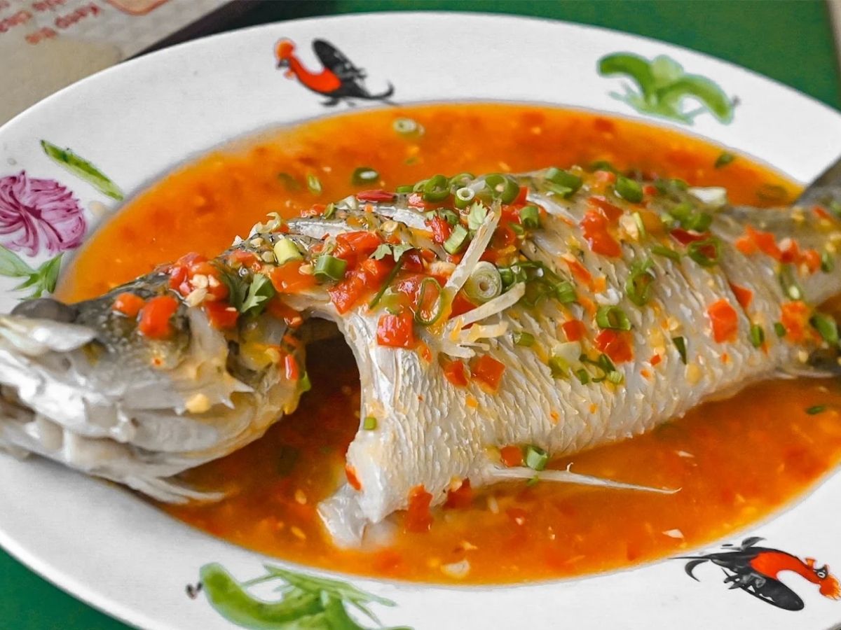 maxwell food centre - Fish Village