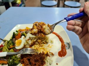 The Little Red Hen - Nasi Ulam with Beef Rendang set