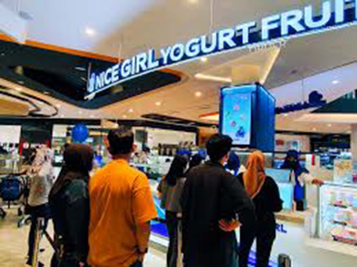 Nice Girl Yogurt Fruit - Store front
