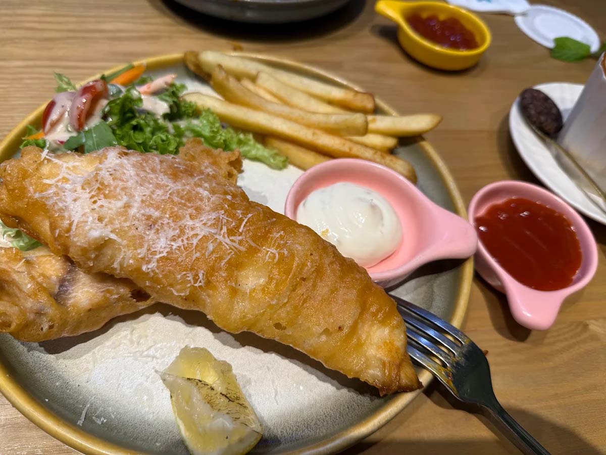 Manzanita Patisserie - Fish & chips