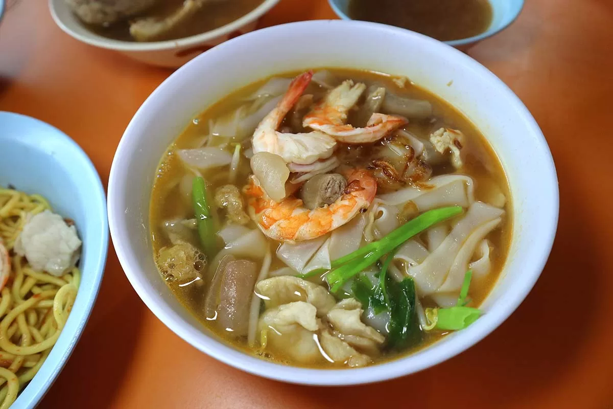 jasmine pork rib prawn noodle - kway teow soup