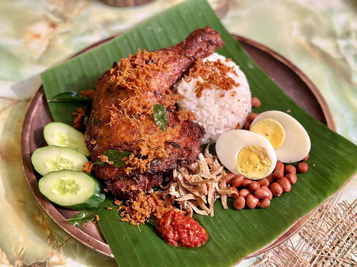 Ipoh Town Kopitiam Nasi Ayam Goreng Berempah Ipoh Town Kopitiam - Nasi Ayam Goreng Berempah