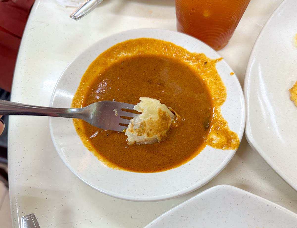 julaiha - dip in curry