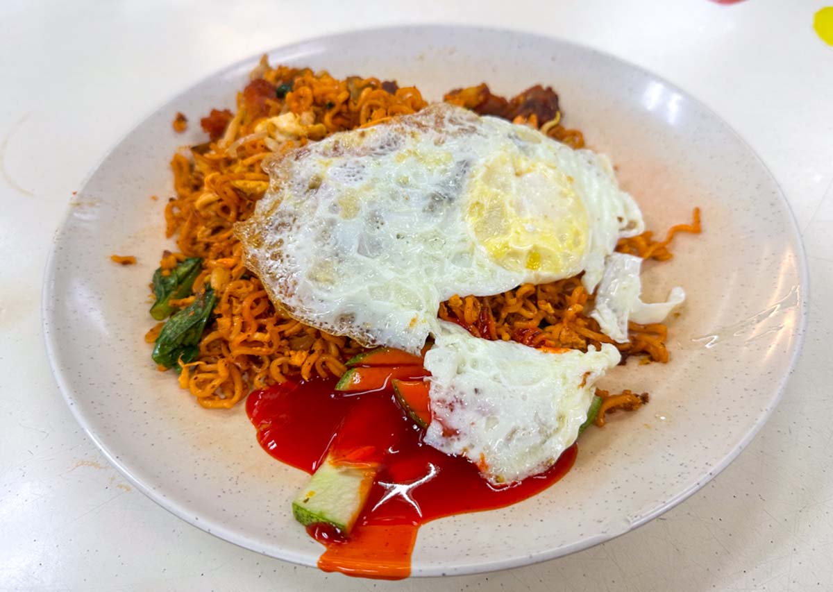 julaiha - maggi mee closeup