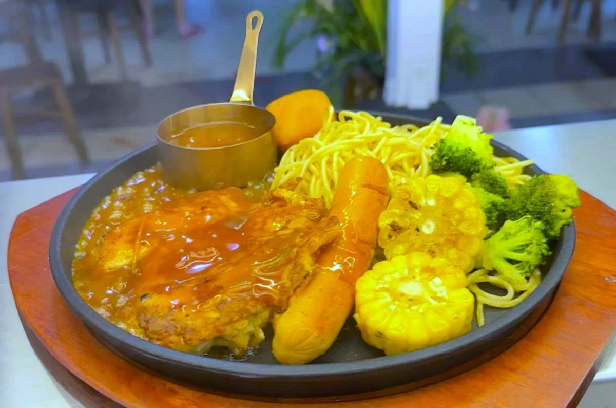 kinta hainanese - grill platter