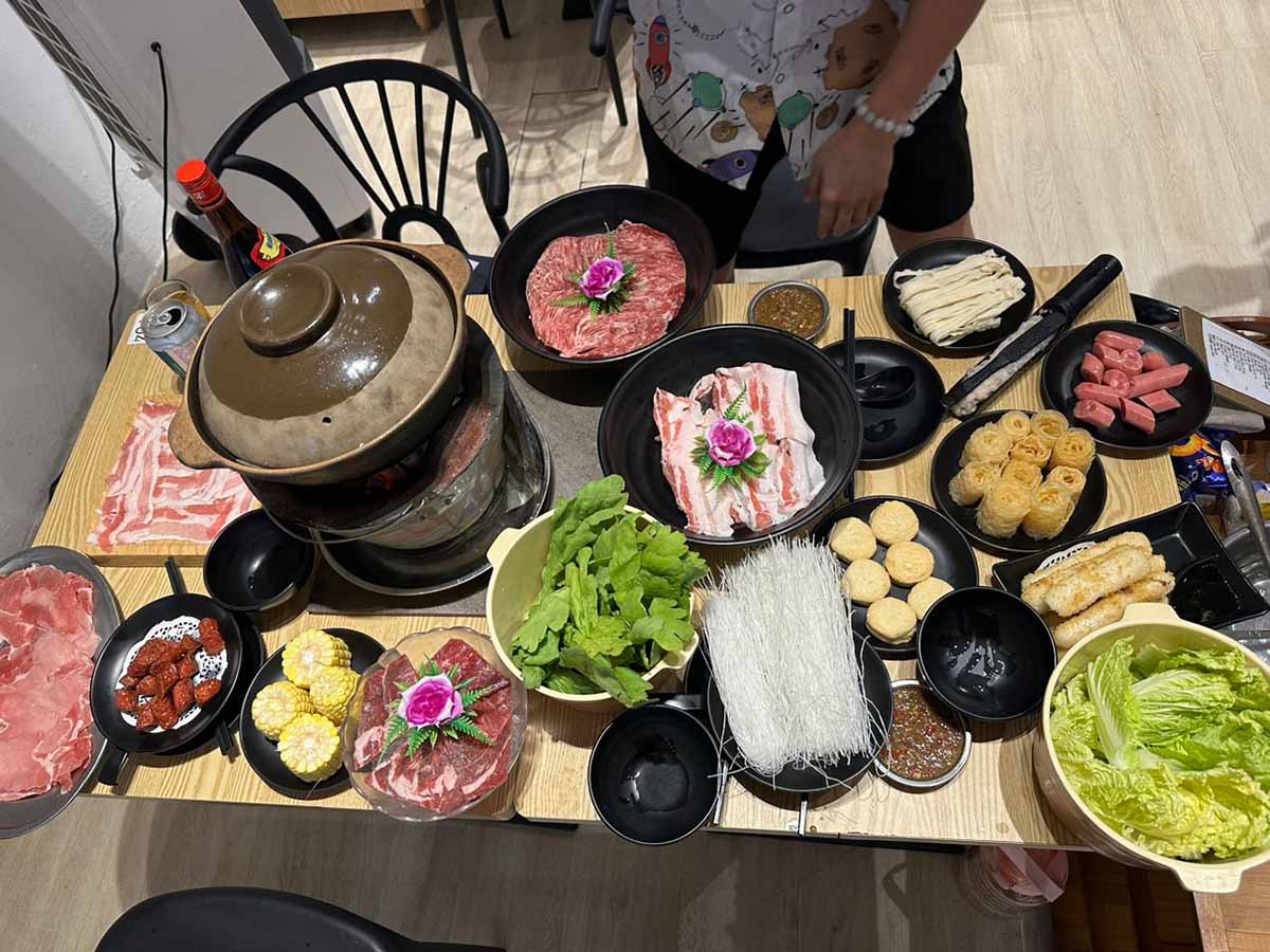 5pm Lalapot - Lala pot and hotpot favourites