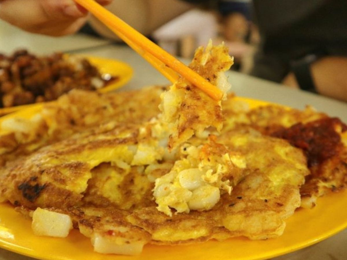 Sumo Fried Hokkien Prawn Mee - piece of white carrot cake