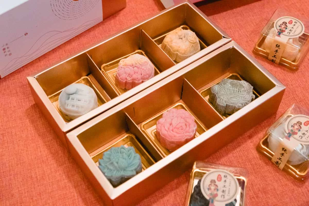 Twobakeboys 1 Twobakeboys - mooncake flatlay