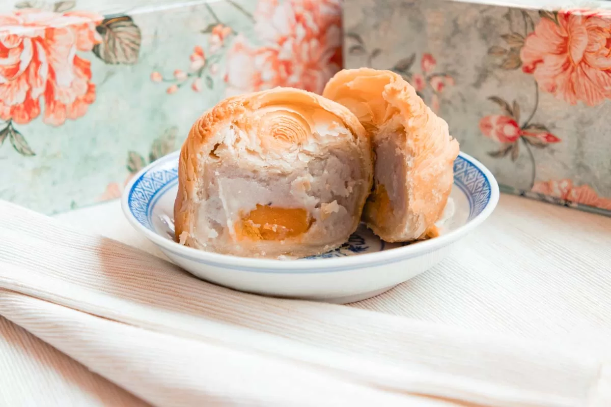 Zhen Wei 5 Zhen Wei - salted egg mooncake